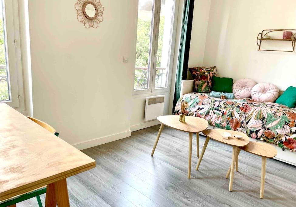 Charming Bright Sunny Studio Near Canal St Martin Paris Bagian luar foto