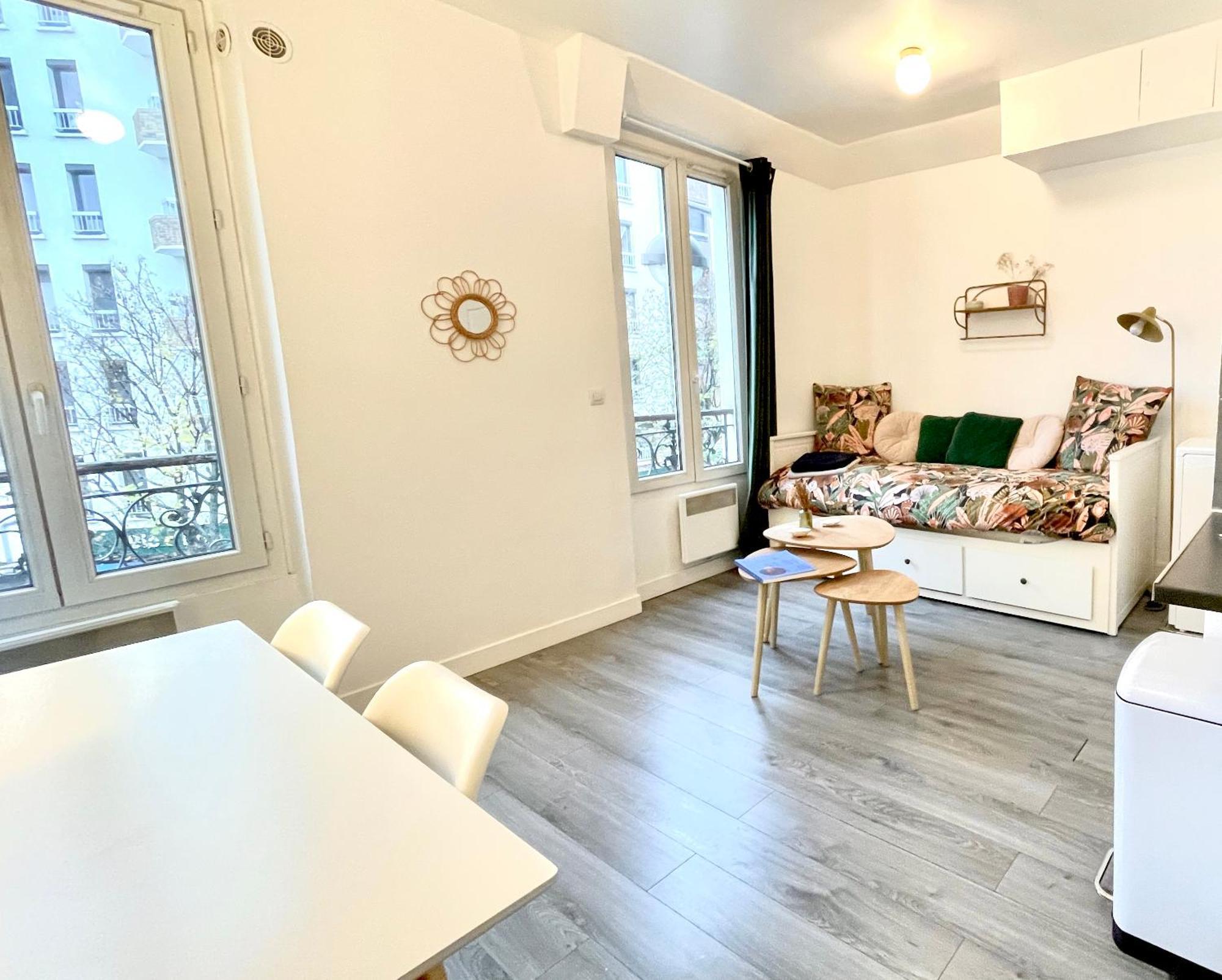 Charming Bright Sunny Studio Near Canal St Martin Paris Bagian luar foto